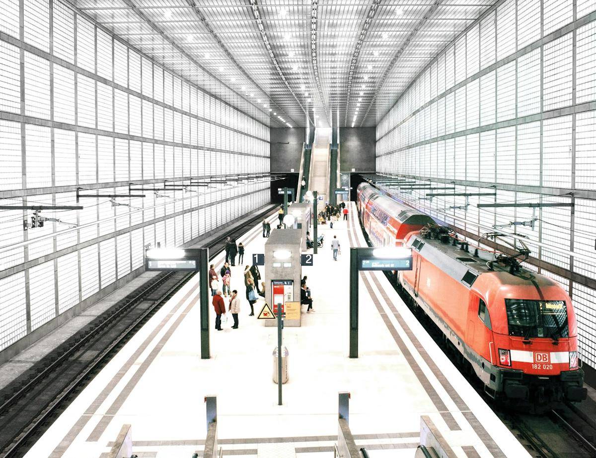 suasana Stasiun KA di Leipzig, Jerman (unsplash.com/linusmimietz)
