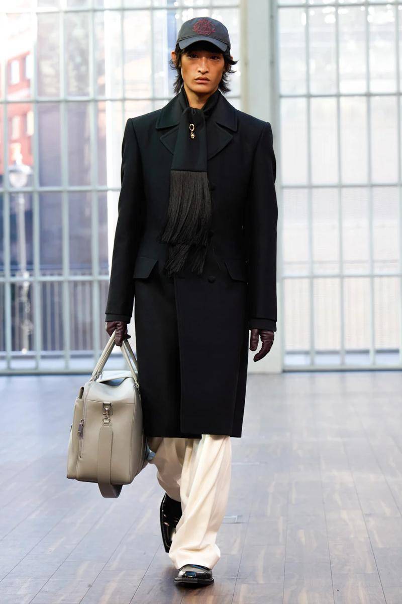 Koleksi MITHRIDATE S/S '26 di London Fashion Week (dok. MITHRIDATE)