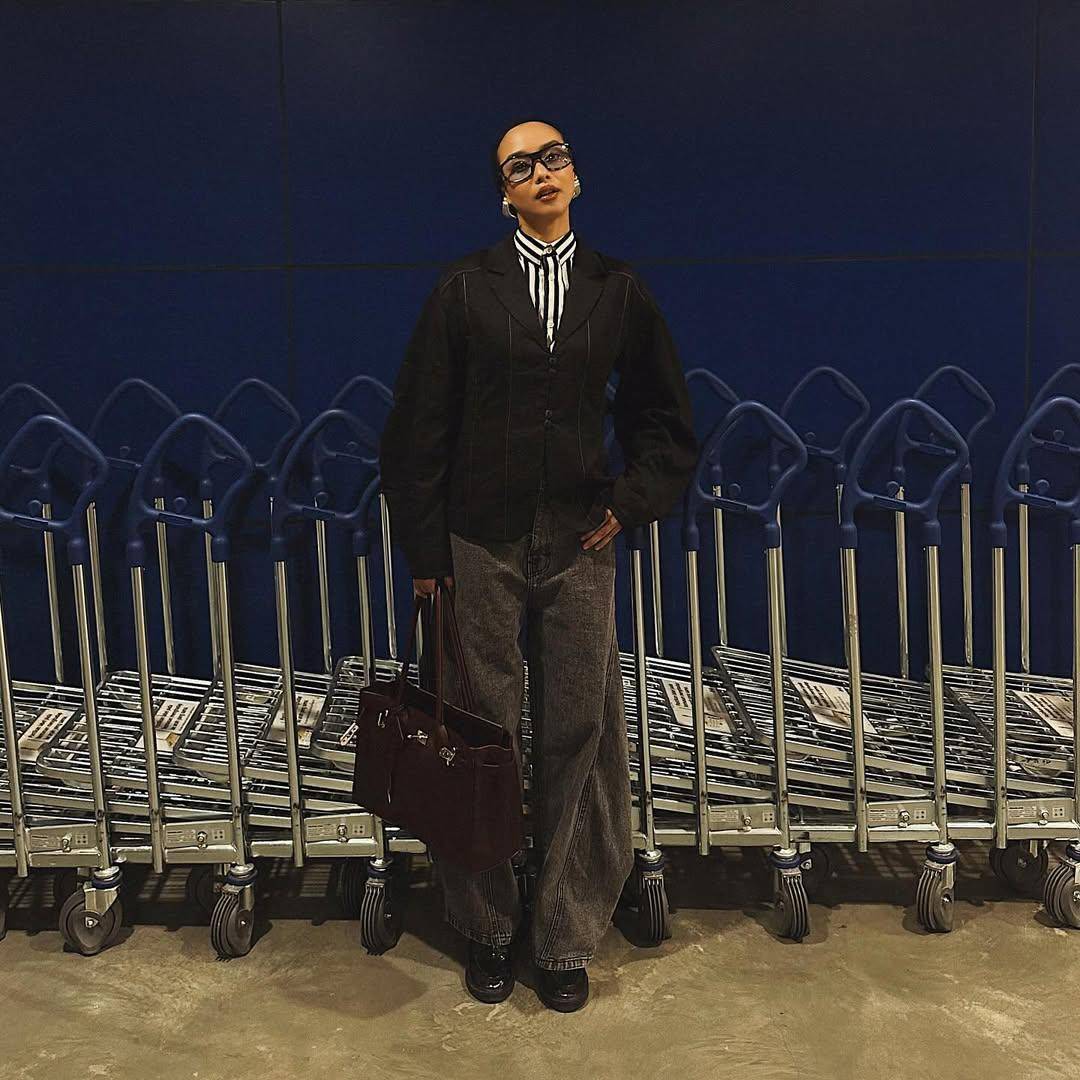inspirasi padu padan celana jeans ala Vira Tandia (instagram.com/viratandia)
