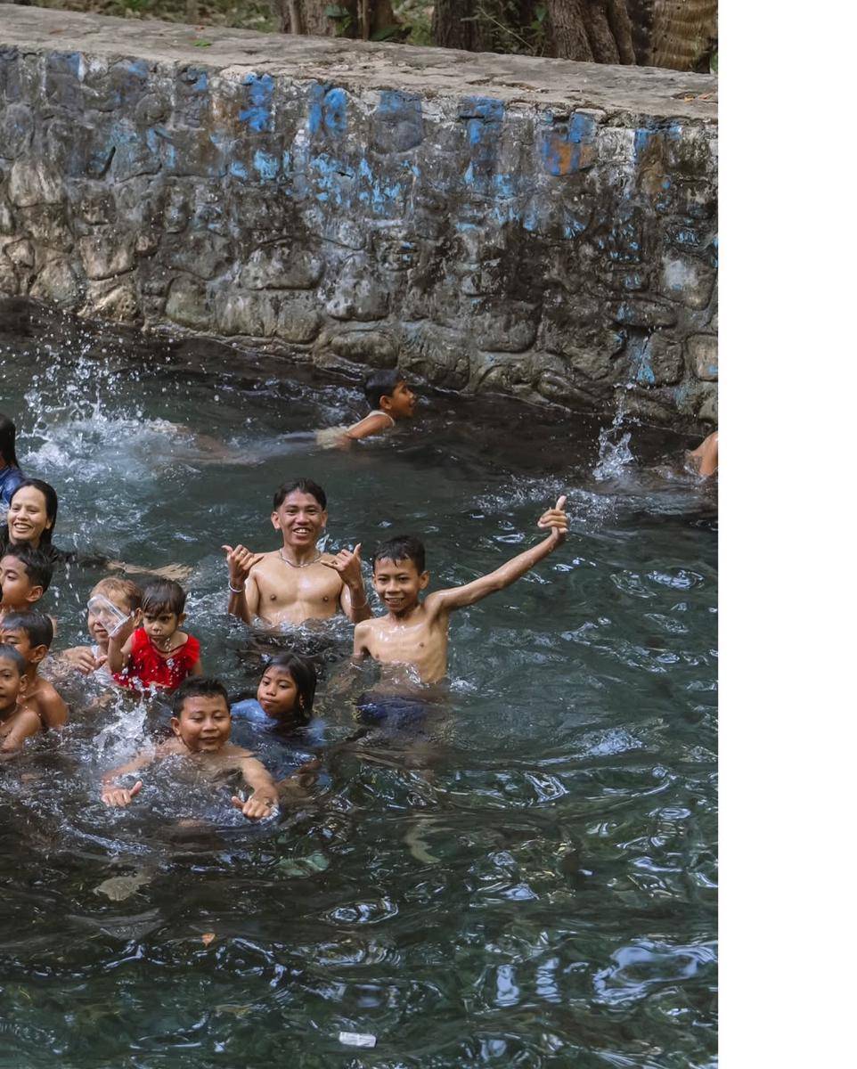 potret The Duda's-1 berenang di mata air Oemau