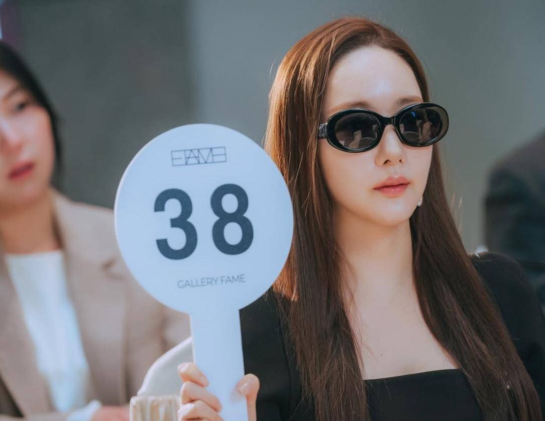 cuplikan drakor Confidence Queen 