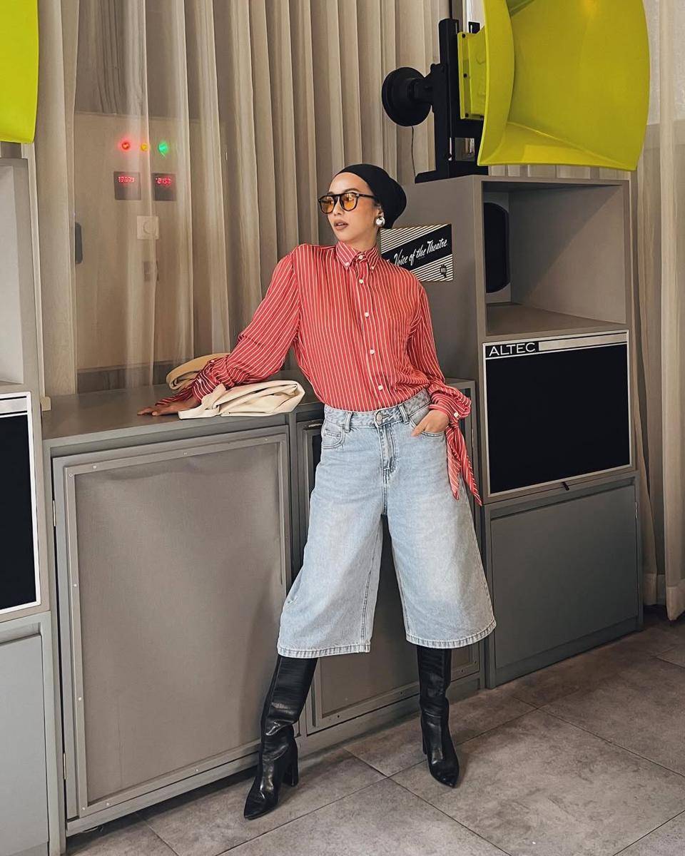 inspirasi padu padan celana jeans ala Vira Tandia (instagram.com/viratandia)