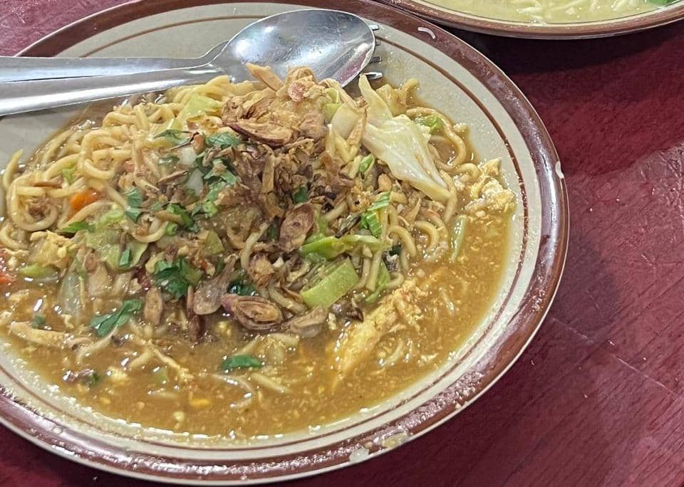 Potret bakmi nyemek