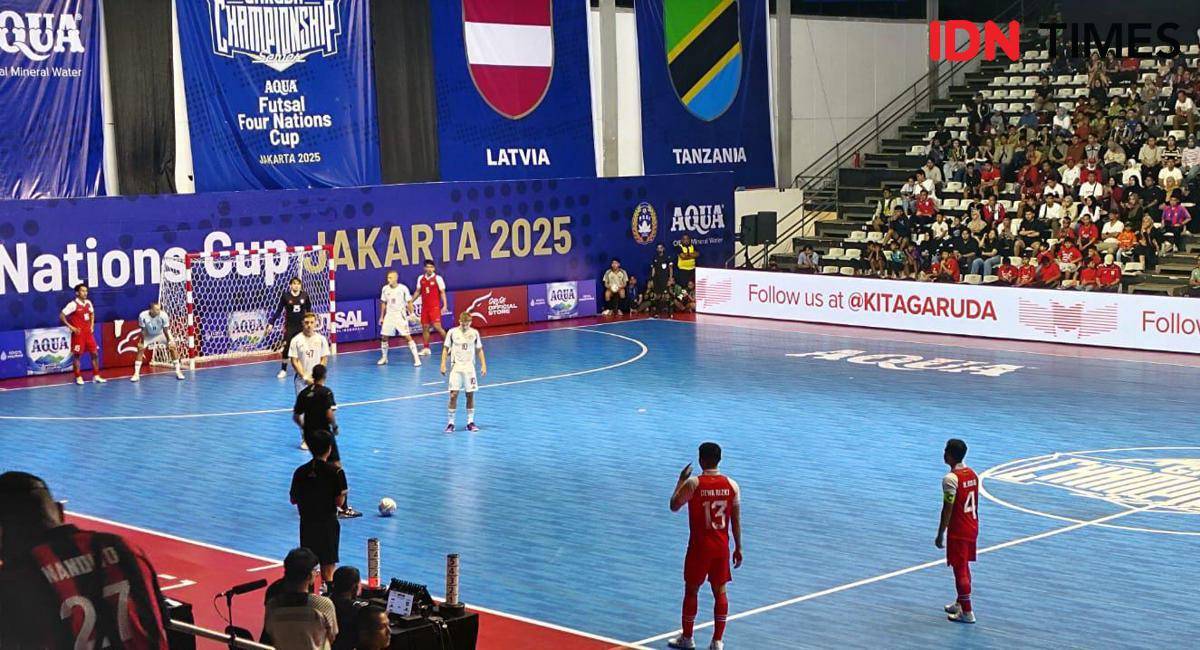 Laga Timnas Futsal Indonesia versus Latvia di Futsal Four Nations Cup 2025 (IDN Times / Tino Satrio)