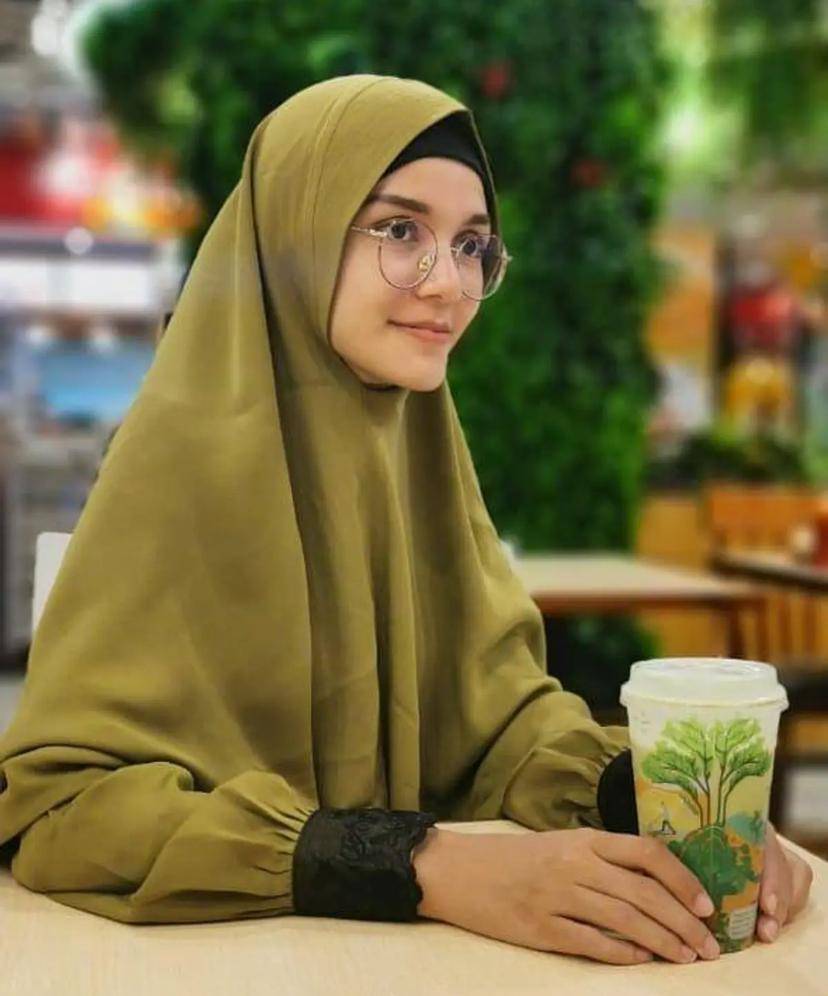 potret Nadya Almira