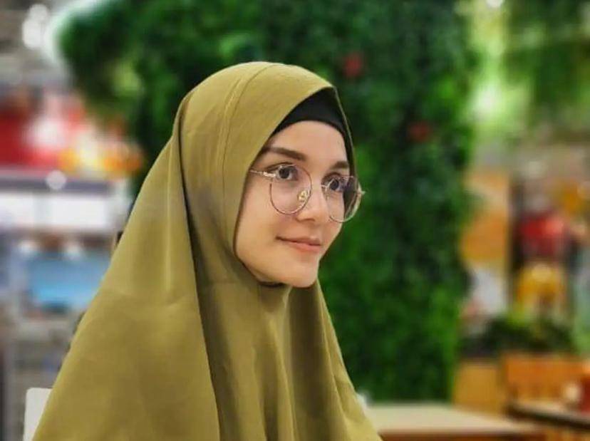 potret Nadya Almira