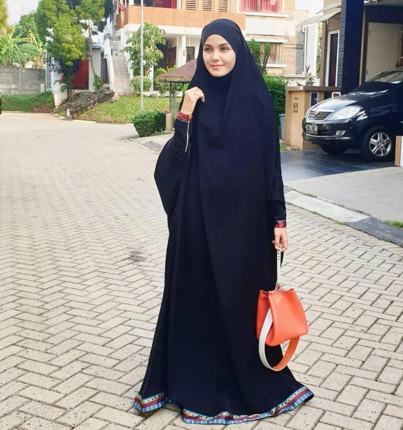 potret Nadya Almira