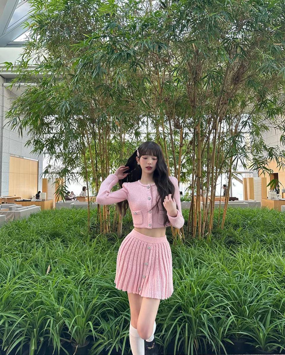 OOTD ala Wonyoung IVE