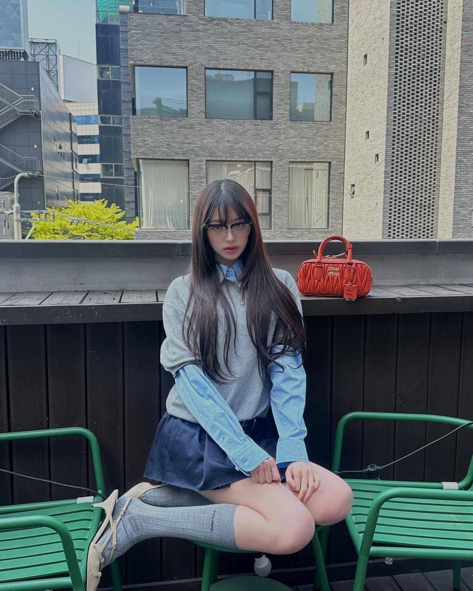 Outfit ala Wonyoung IVE 