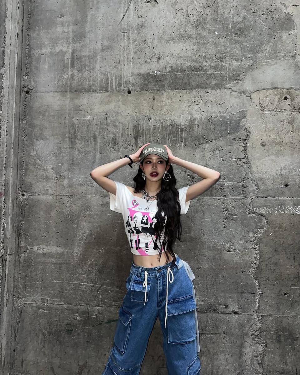Gaya ala Wonyoung IVE 