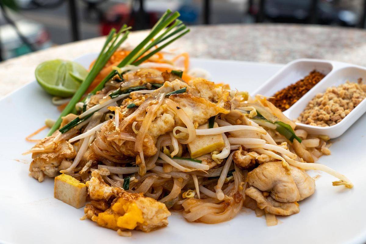 ilustrasi pad thai