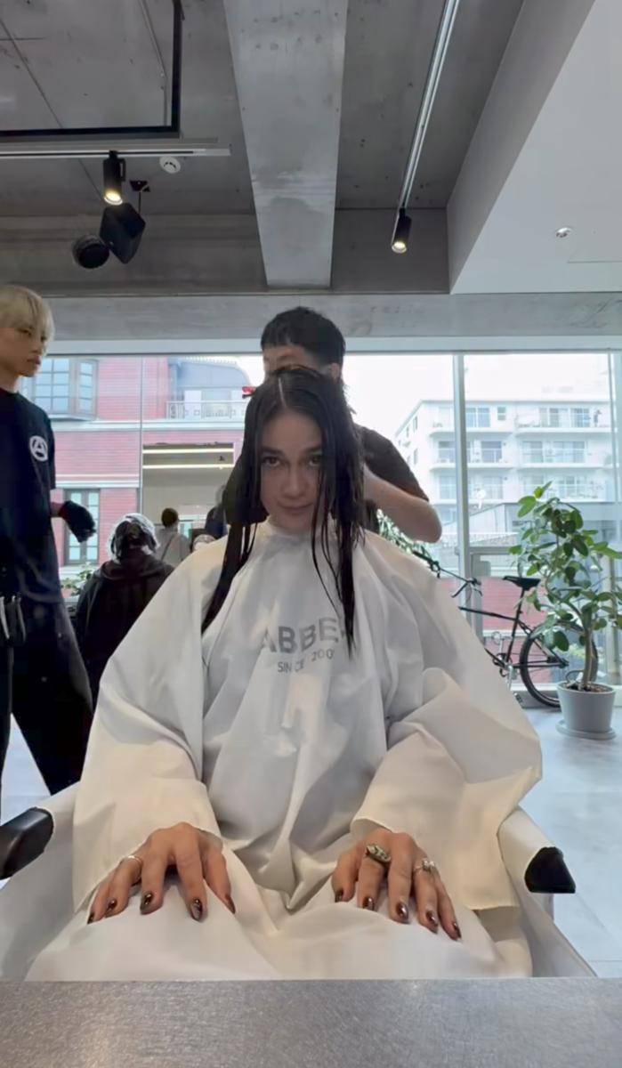 Luna Maya rambut pendek