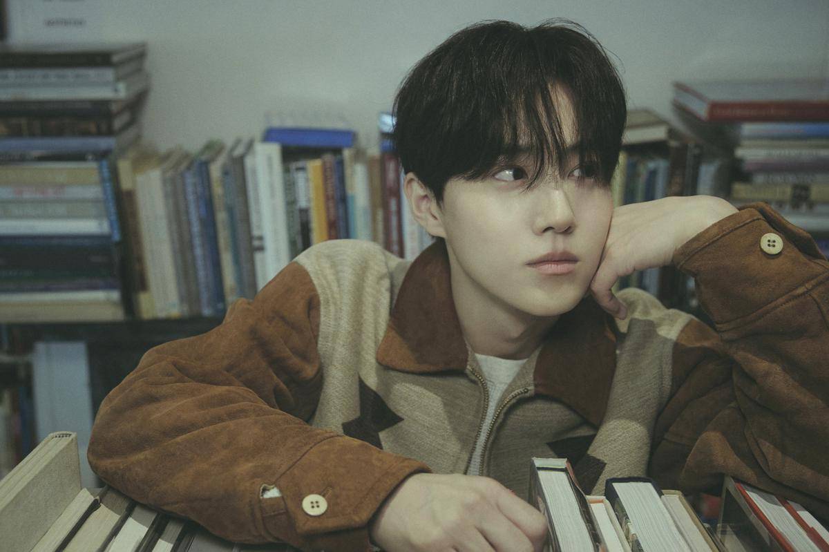 potret Suho EXO di mini album Who Are You (x.com/weareoneEXO)