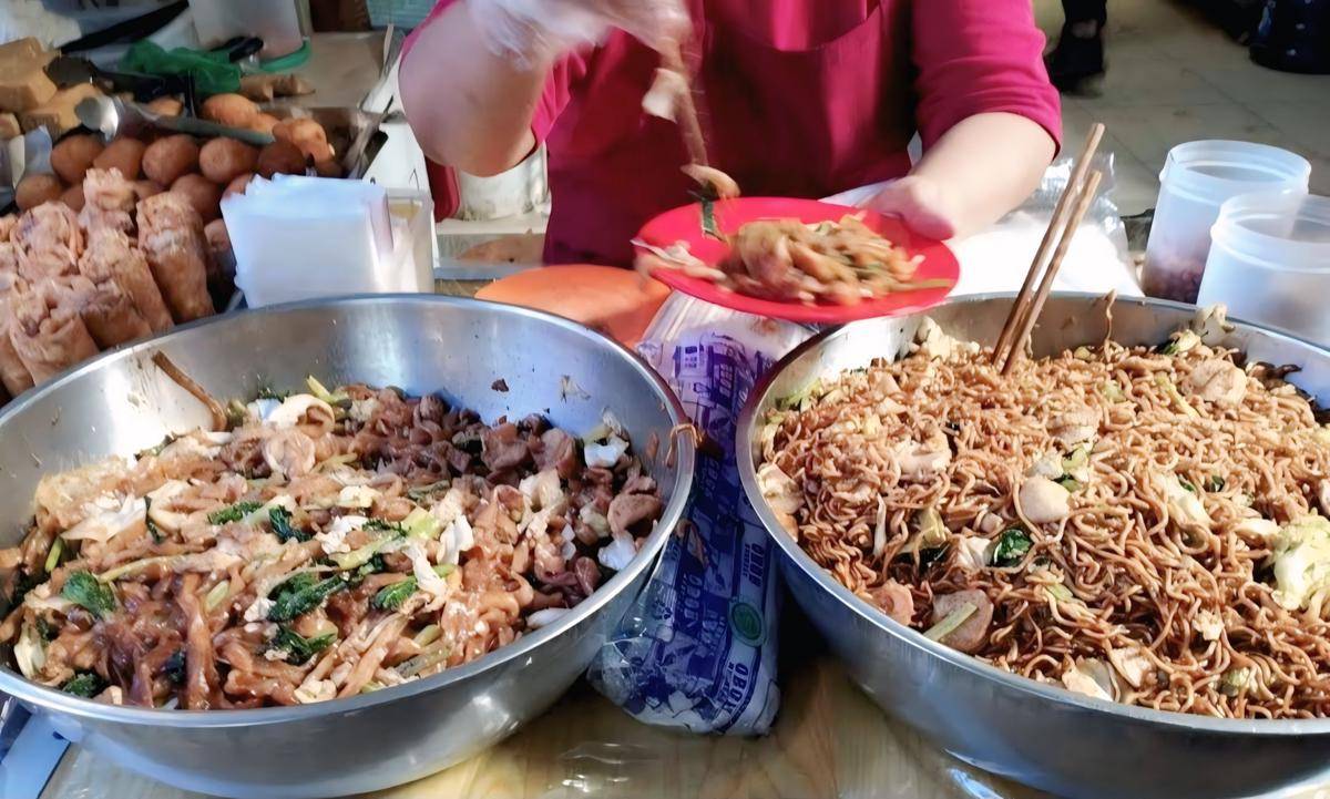 Mie Baskom Mak Atun (google.com/maps/Mie baskom mak atun)
