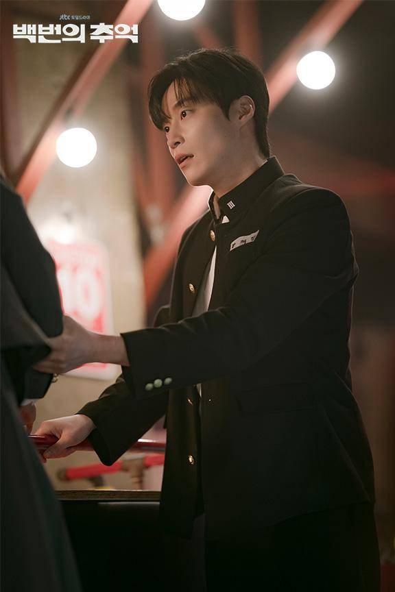 Still cut A Hundred Memories (dok. JTBC/A Hundred Memories)