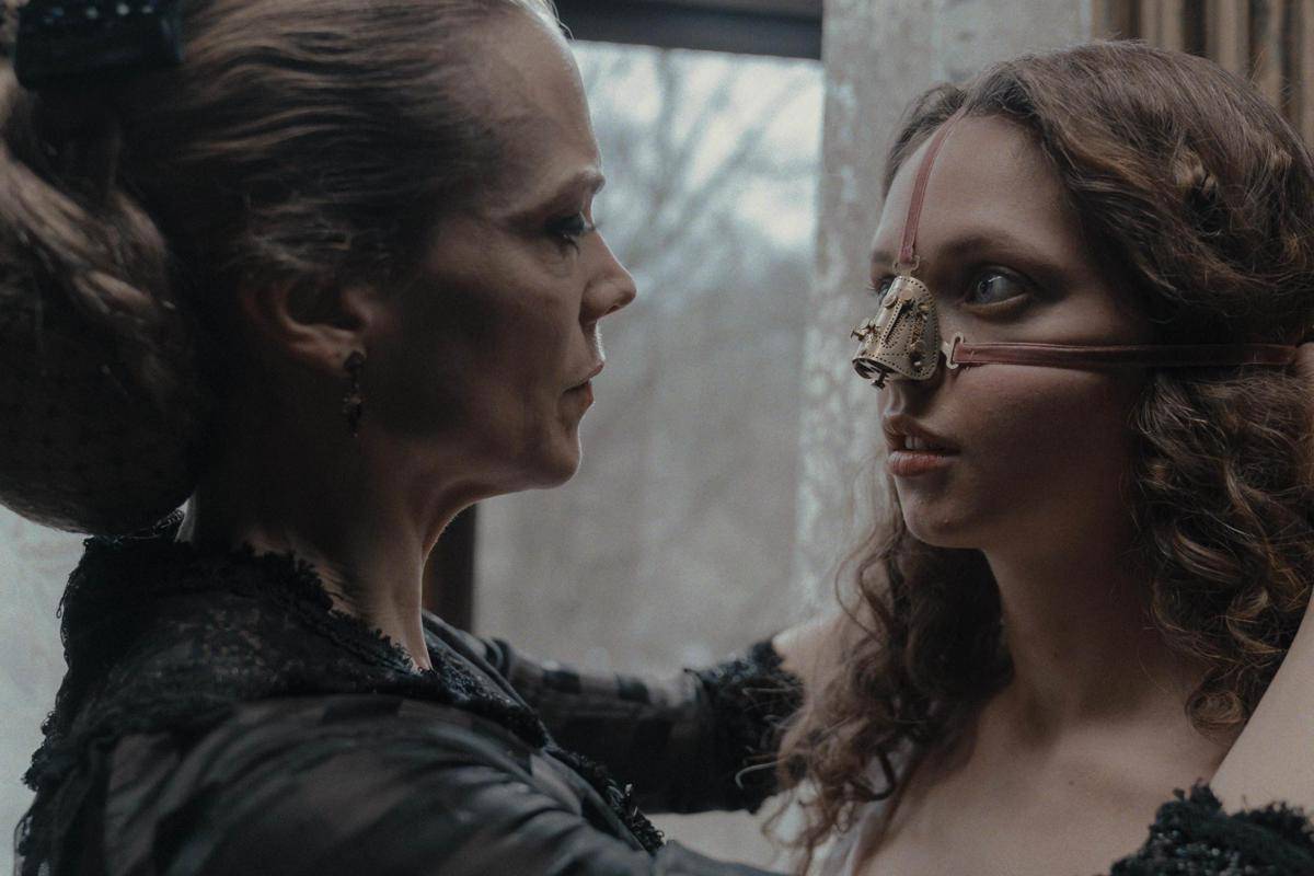 adegan dalam film The Ugly Stepsister