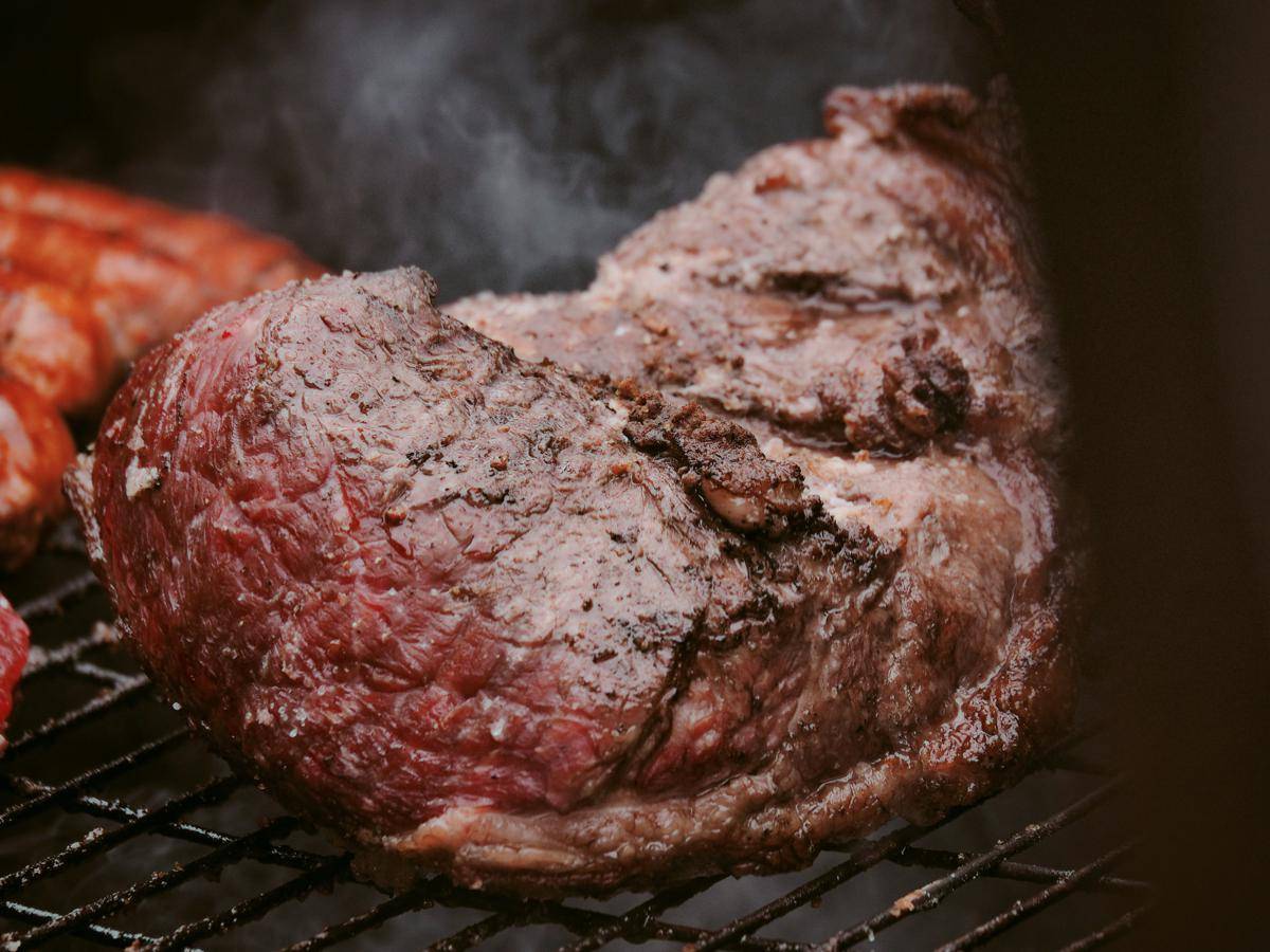 ilustrasi smoked beef