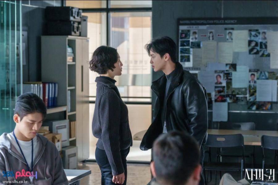 still cut drama Korea Queen Mantis 