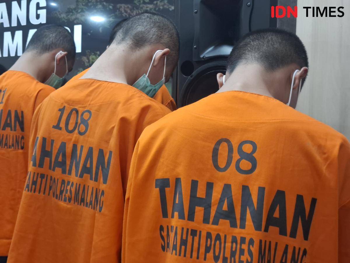 Para tersangka pengerusakan Mapolsek Pakisaji. 