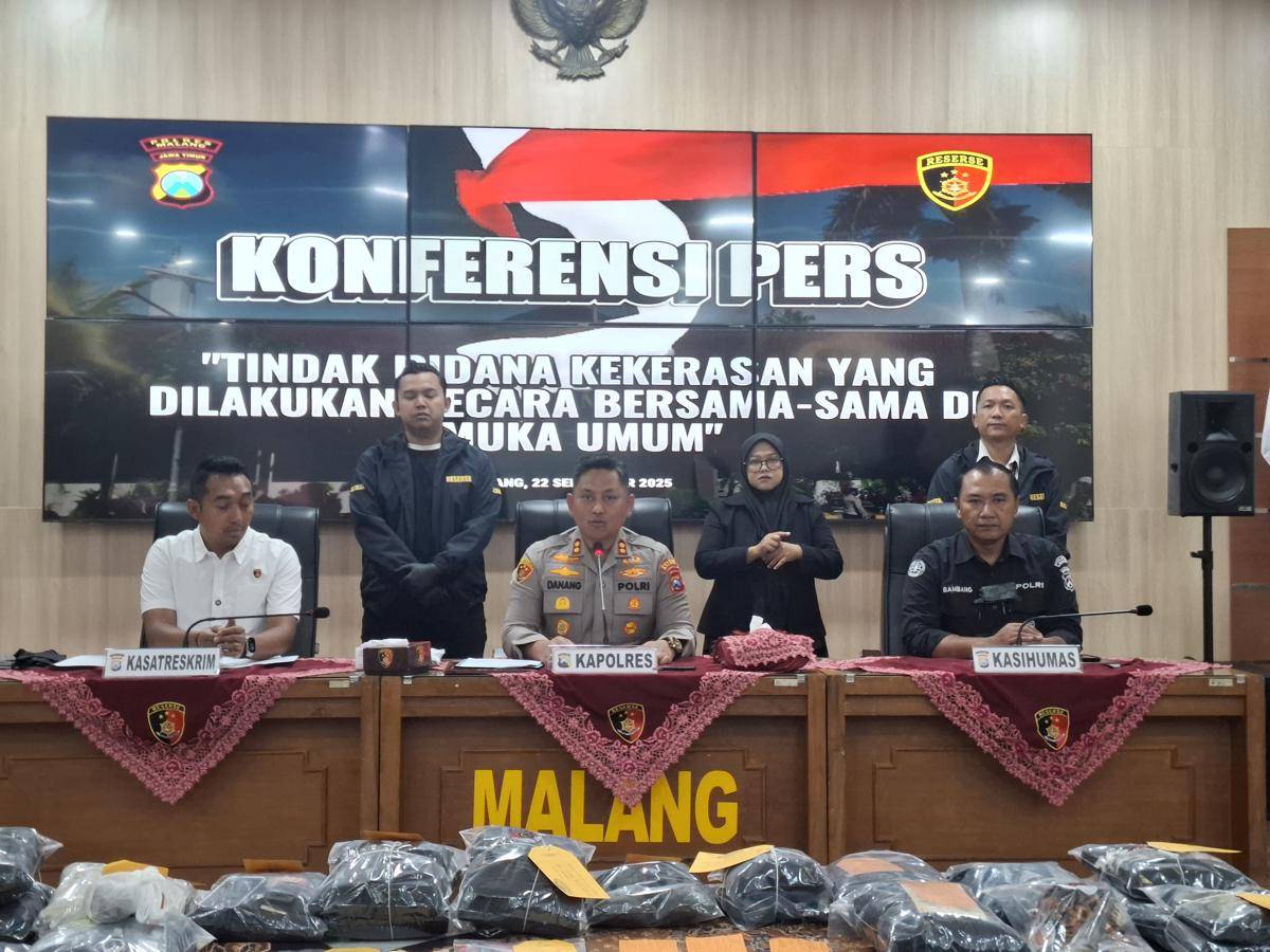 Konferensi pers kasus pengerusakan Mapolsek Pakisaji. (IDN Times/Rizal Adhi Pratama)
