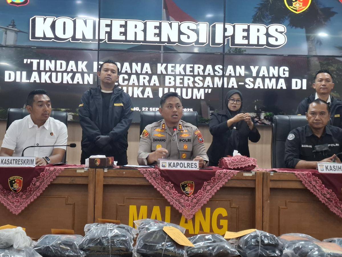 Konferensi pers kasus pengerusakan Mapolsek Pakisaji. (IDN Times/Rizal Adhi Pratama)
