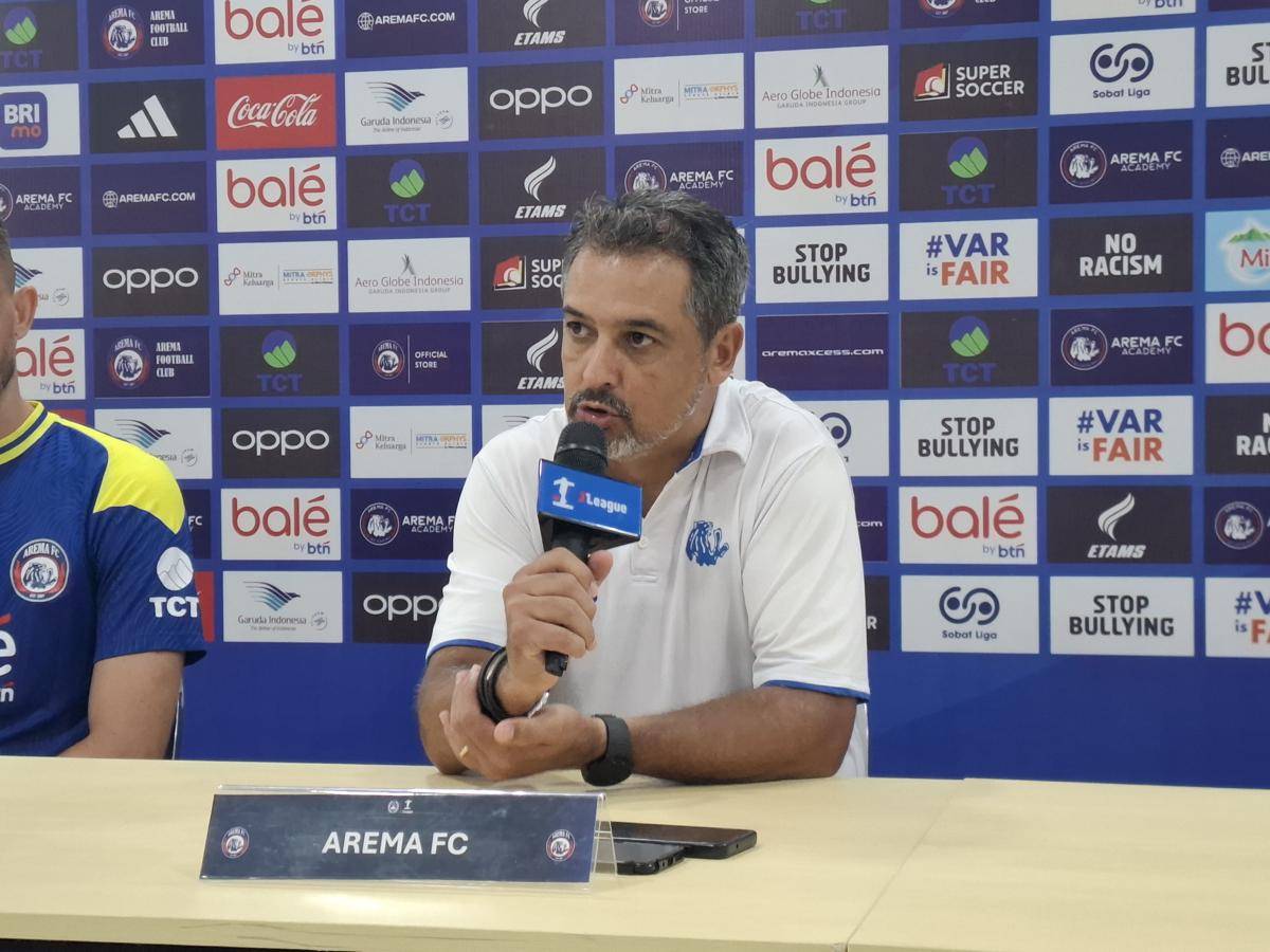 Pelatih Arema FC, Marcos Santos. (IDN Times/Rizal Adhi Pratama)