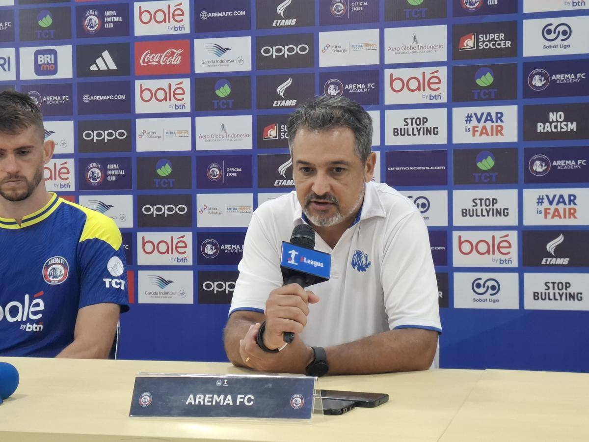 Pelatih Arema FC, Marcos Santos. (IDN Times/Rizal Adhi Pratama)