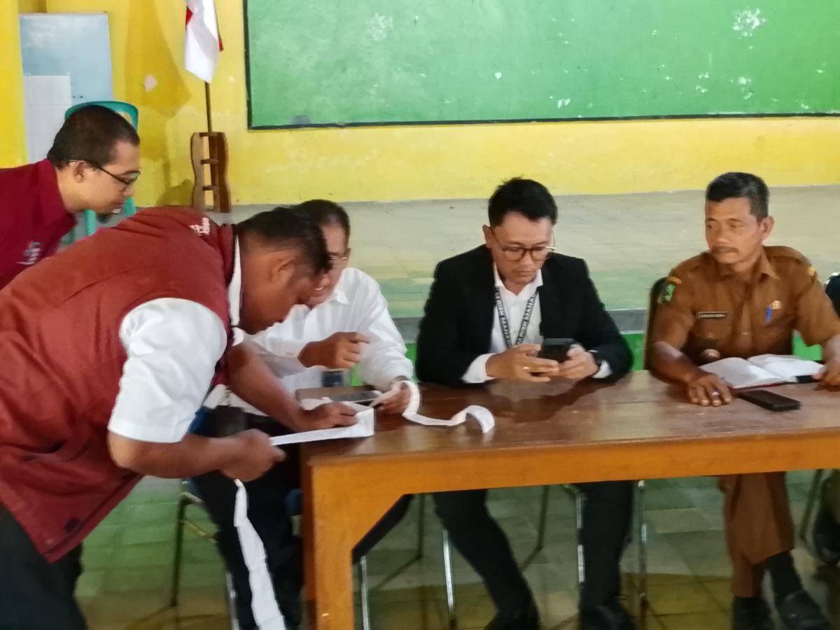 Dinsos Magetan bersama Bank BNI lakukan investigasi di Desa Tamanarum Parang. IDN Times/Riyanto.