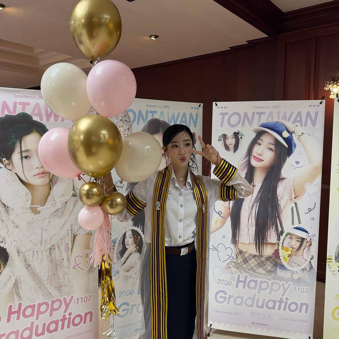 potret wisuda Tu Tontawan (instagram.com/tontawan)