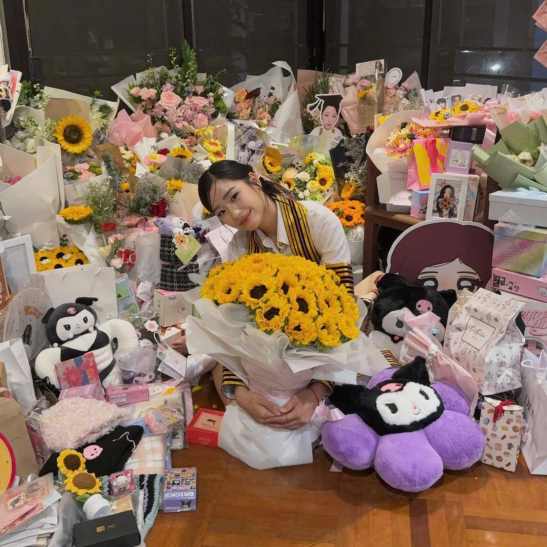potret wisuda Tu Tontawan (instagram.com/tontawan)