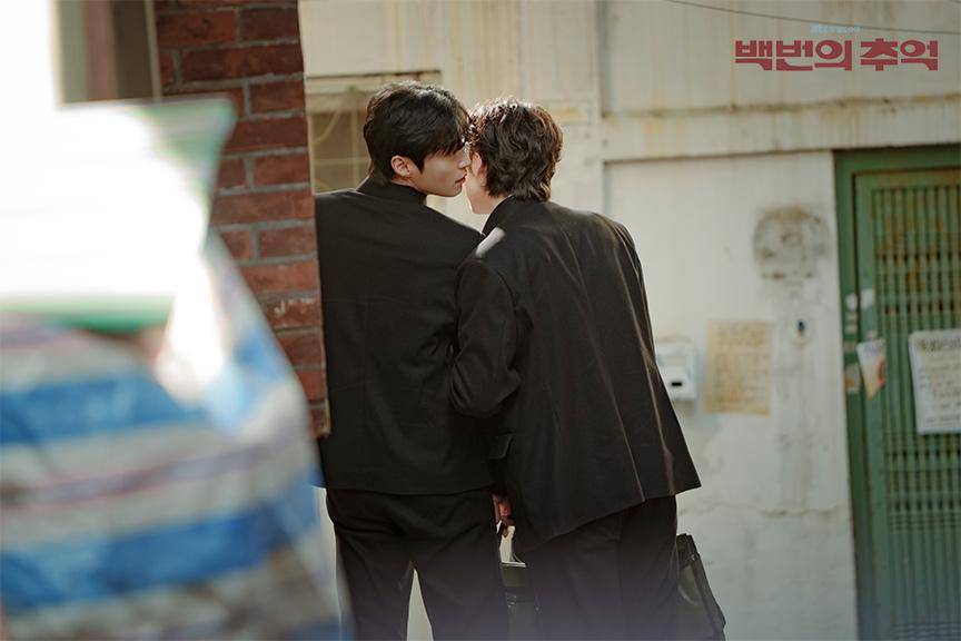 Heo Nam Jun dan Lee Won Jung di A Hundred Memories (dok. JTBC/A Hundred Memories)