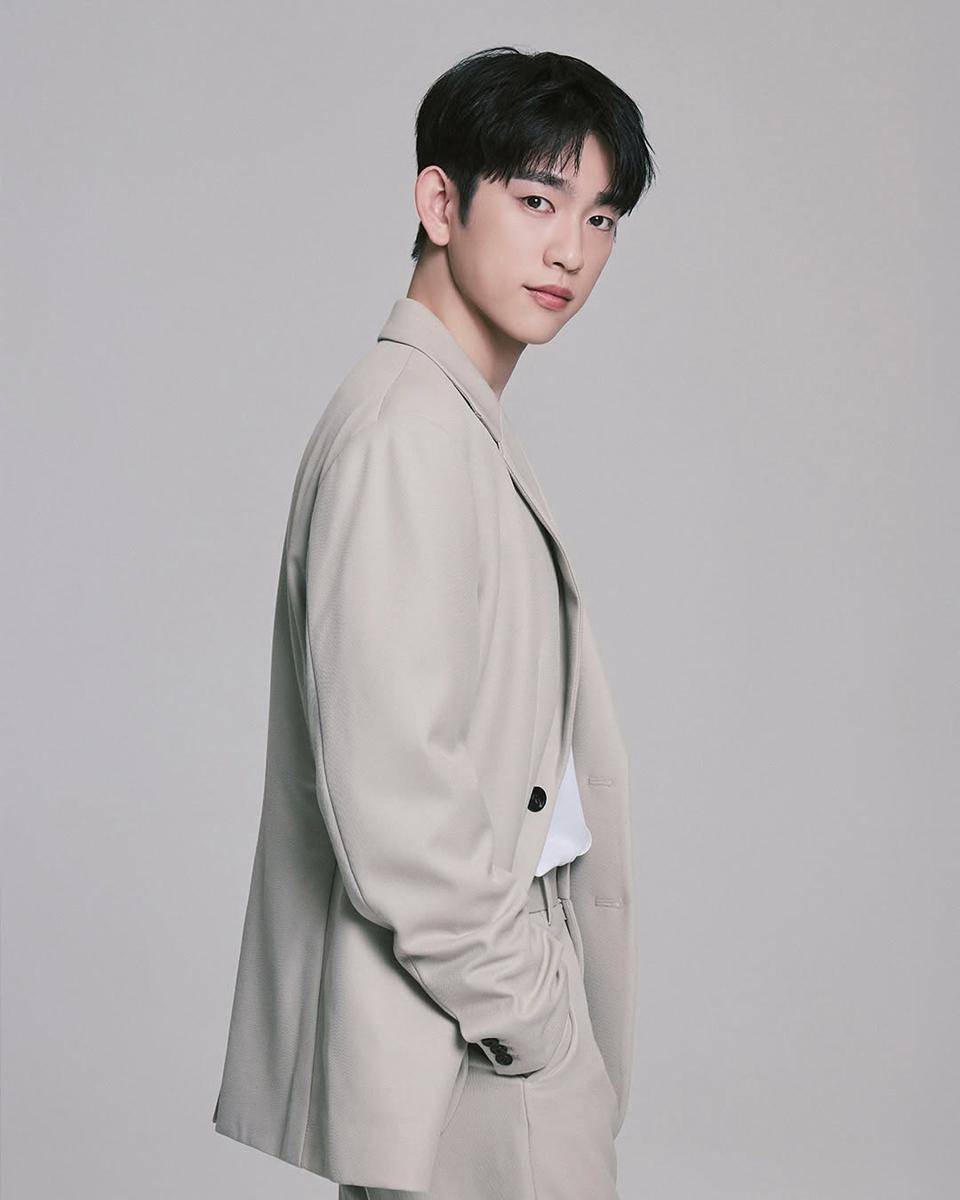 potret Jinyoung GOT7 (instagram.com/bhent_official)