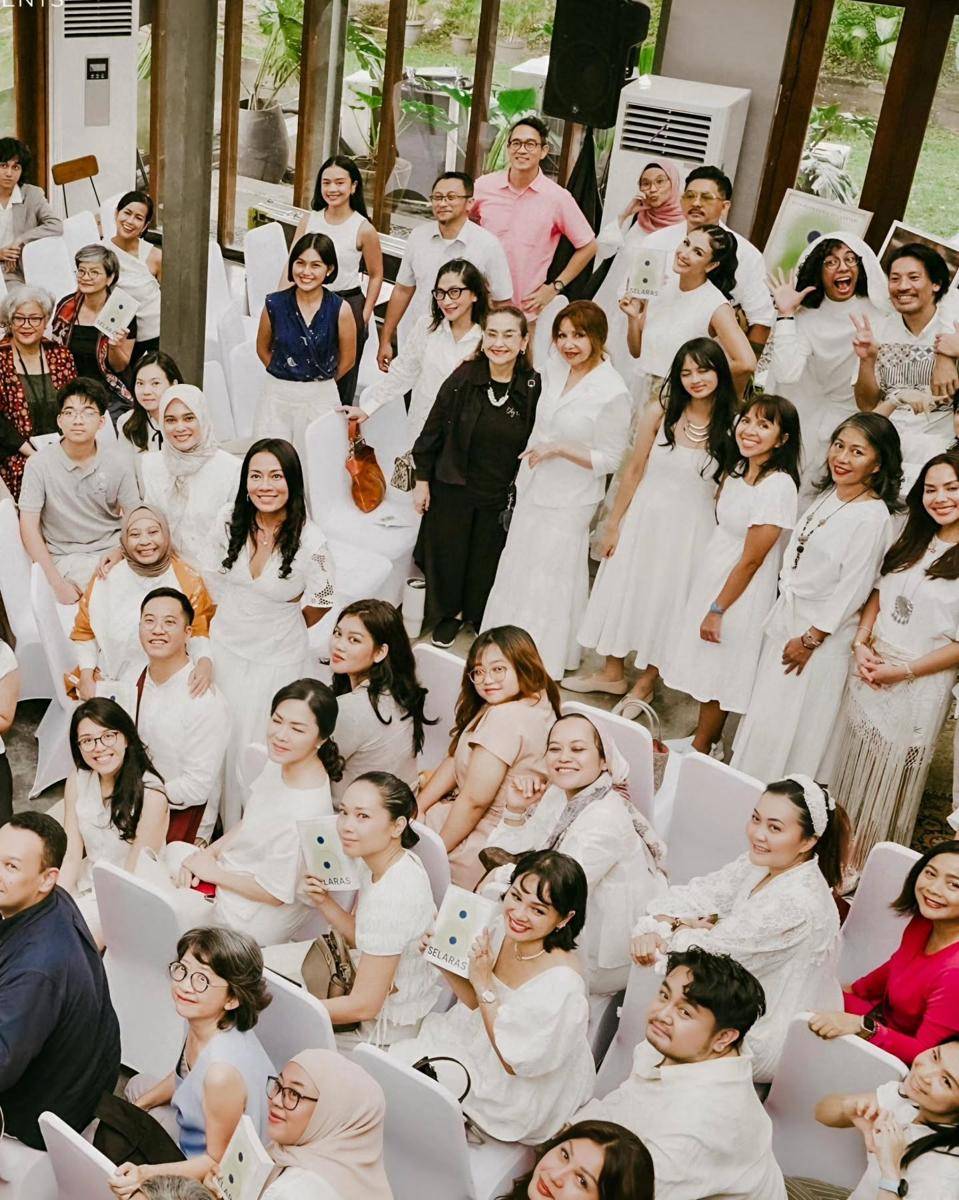 peringatan 1.000 hari suami Dee Lestari (instagram.com/mrssharena)