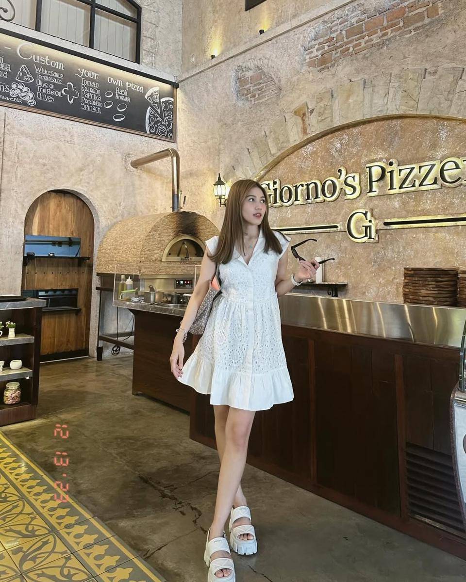 ide outfit pakai dress ala Shasa Zhania (instagram.com/shazhaniaa)