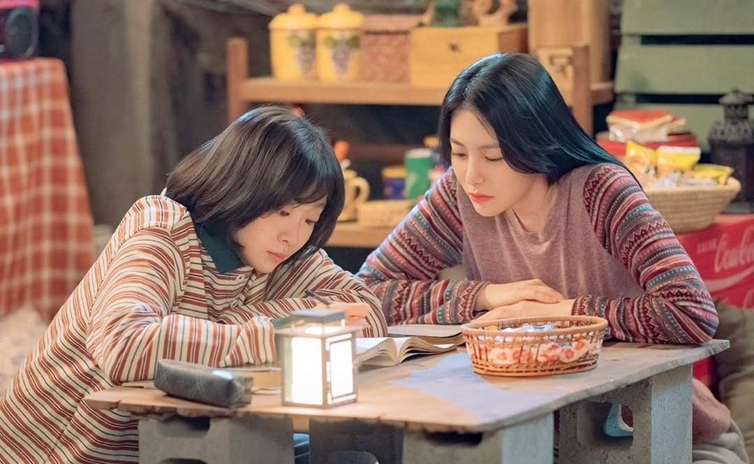 Kim Da Mi dan Shin Ye Eun di drama A Hundred Memories 