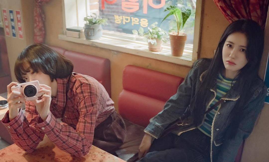 Kim Da Mi dan Shin Ye Eun di drama A Hundred Memories