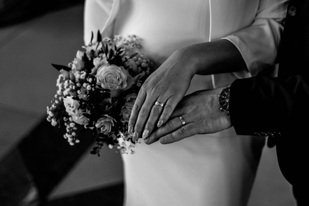 ilustrasi cincin pasangan (unsplash.com/Anes Hamzic)