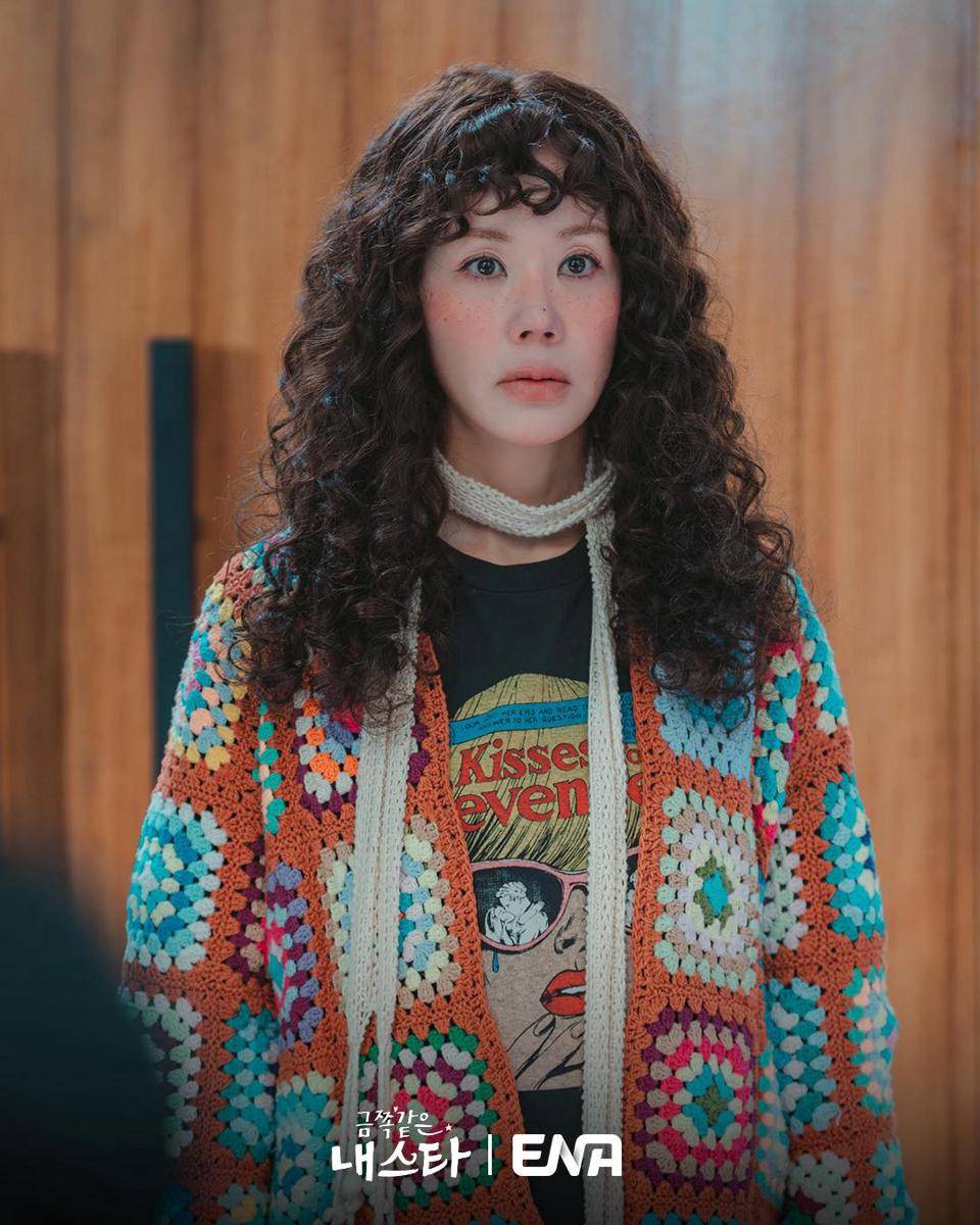 Uhm Jung Hwa di drakor My Troublesome Star (instagram.com/channel.ena.d)