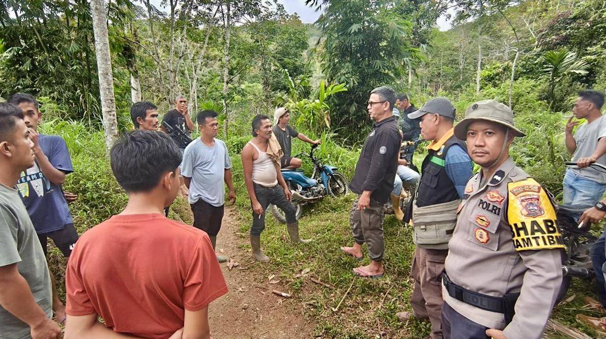 Tim BKSDA bertemu warga untuk melakukan diskusi penanganan (Foto: BKSDA Sumbar)