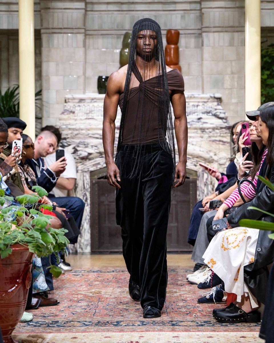 Koleksi Ahluwalia S/S '26 di London Fashion Week (dok. Ahluwalia)