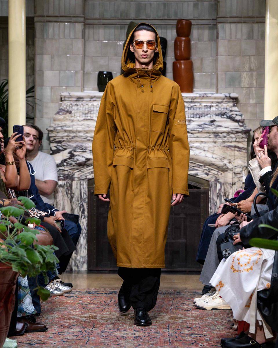 Koleksi Ahluwalia S/S '26 di London Fashion Week (dok. Ahluwalia)