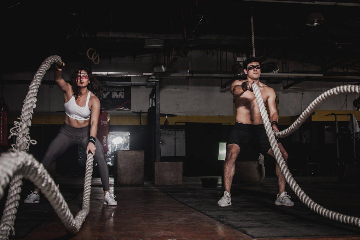 ilustrasi rekomendasi sepatu yang cocok untuk gym (pexels.com/Leon Ardho)