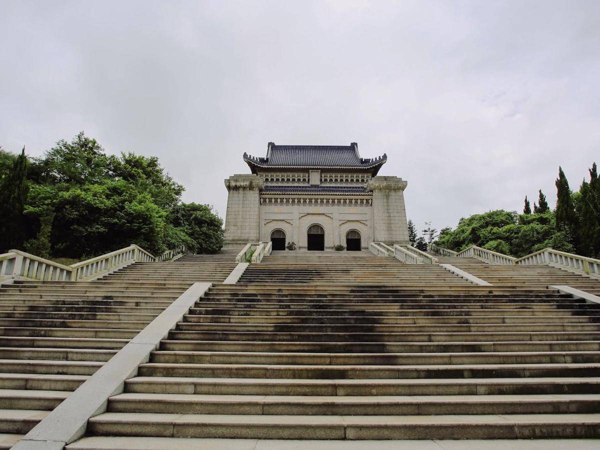Mausoleum Sun Yat-sen di Nanjing