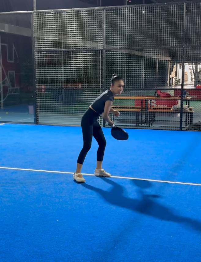 Yuni Shara main padel