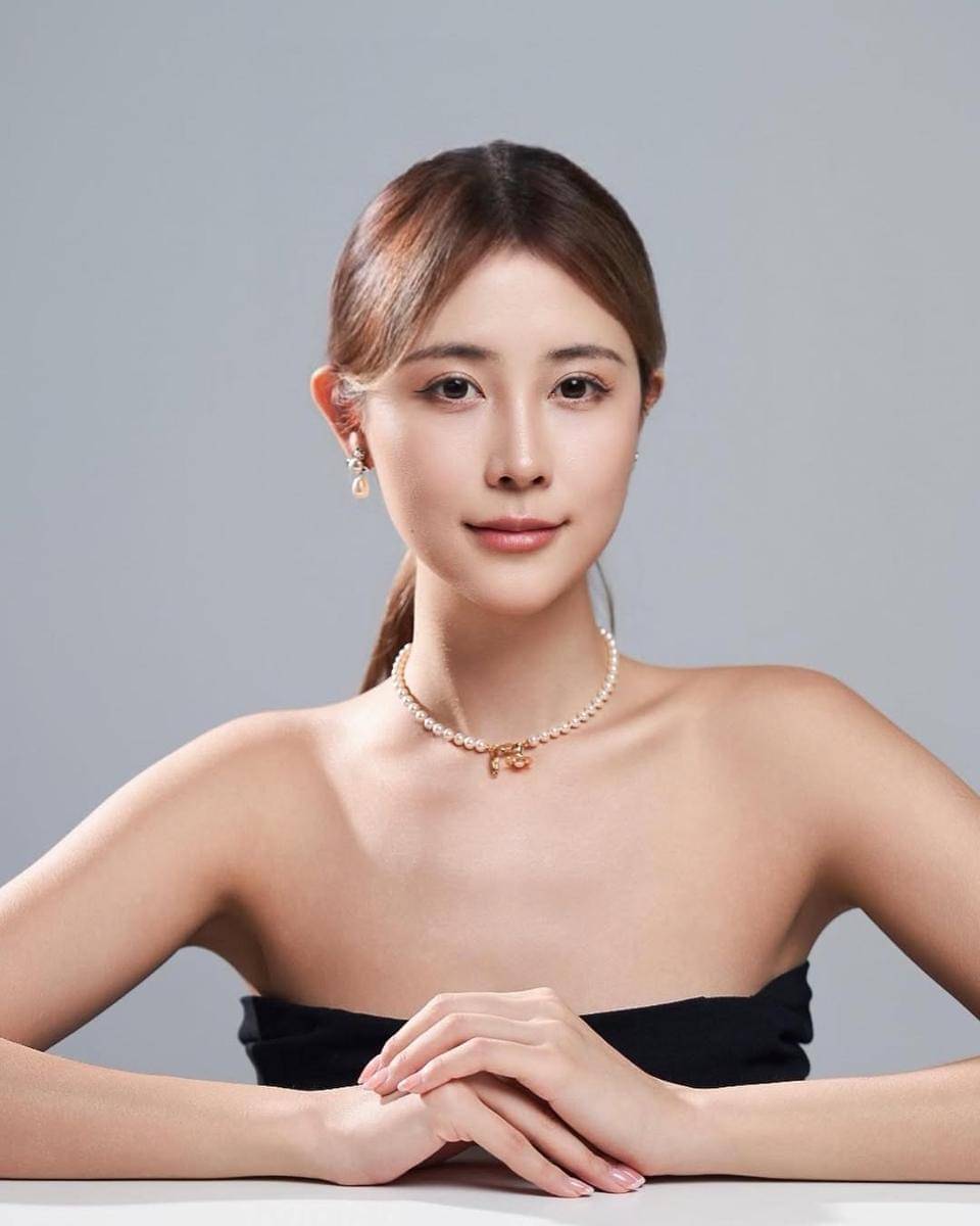 potret Li Shi Yi, Miss Universe Hongkong 2025 (instagram.com/lizzie_the_rockk) 