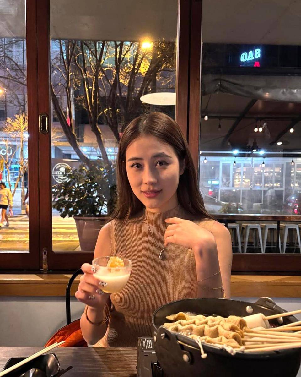 potret Li Shi Yi, Miss Universe Hongkong 2025 (instagram.com/lizzie_the_rockk) 