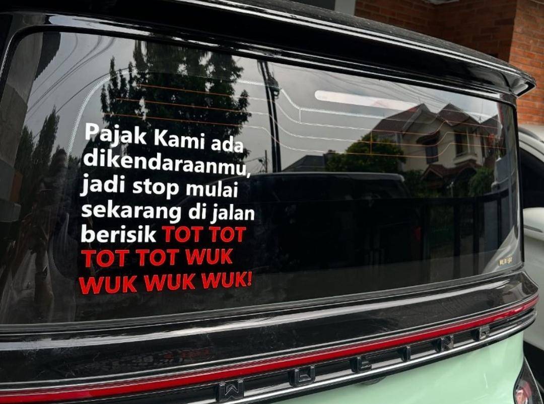(www.x.com/@SelebtwitMobil)