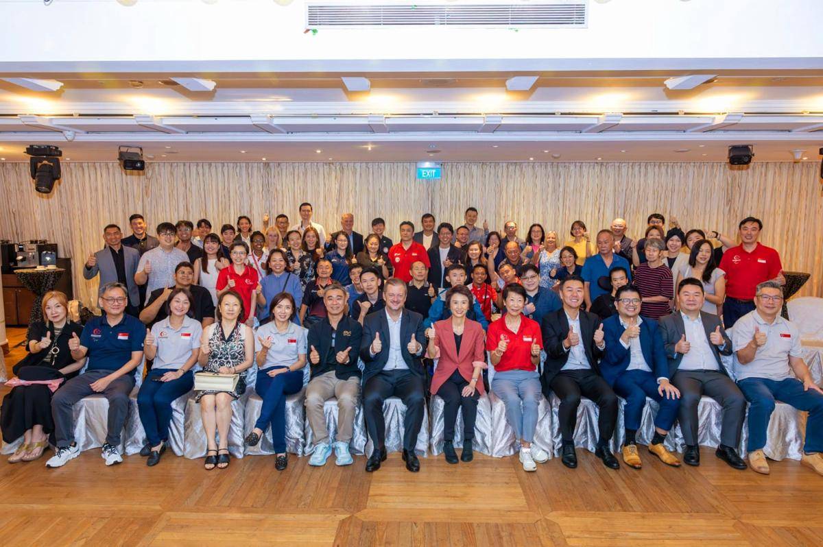Foto bersama Paralympic Singapura & Tamu Undangan.jpg