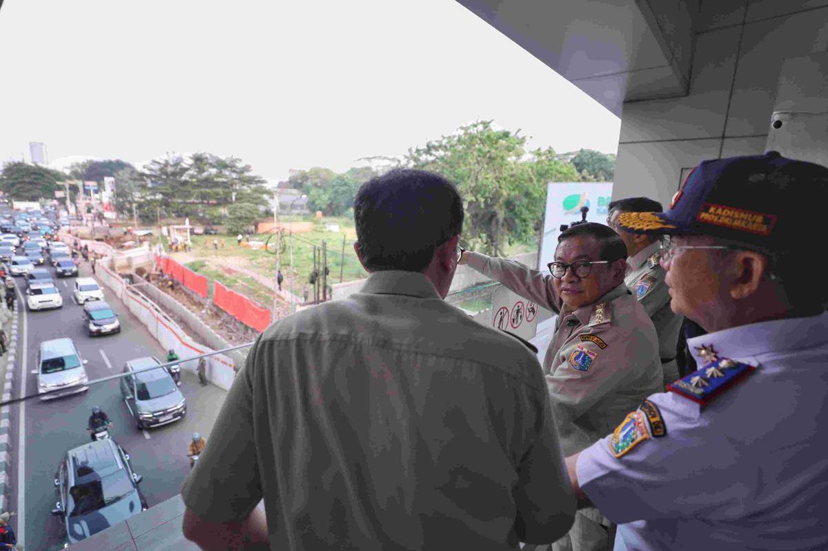 Gubernur DKI Pramono Anung tinjau TB Simatupang.