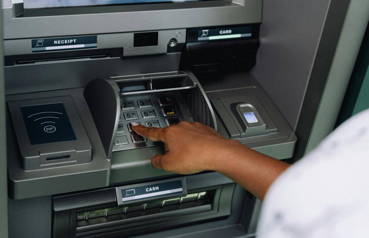 ilustrasi mesin ATM